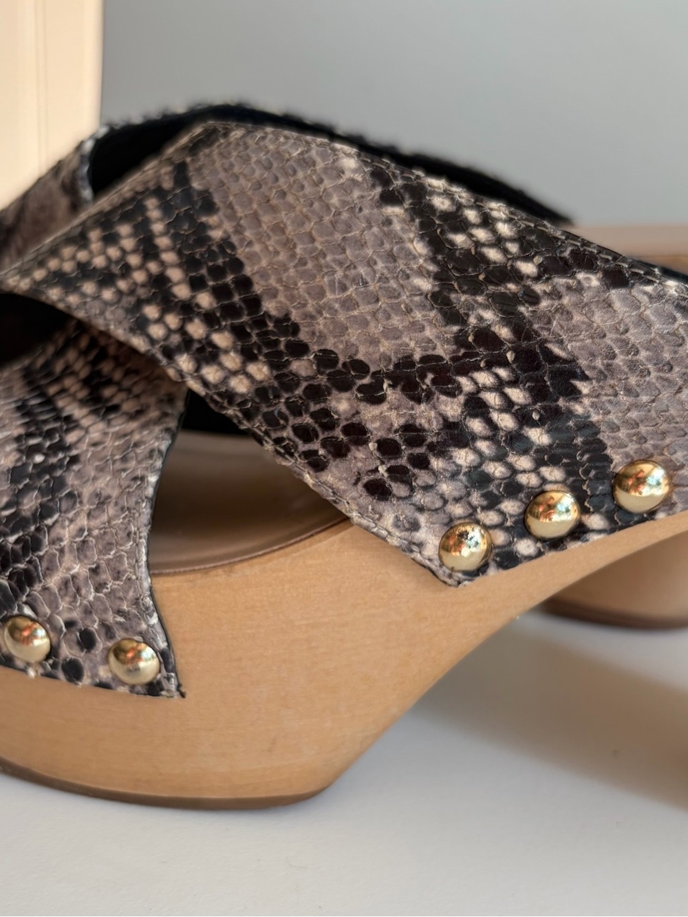 Diane Von Furstenberg “Seville” platform  Sandal size 9 - Picture 2 of 7
